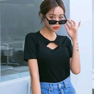 🆕️Keyhole Blouse by 𝐃𝐀𝐙𝐘